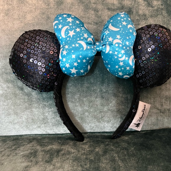 Minnie Mouse Ears - Picture 1 of 2
